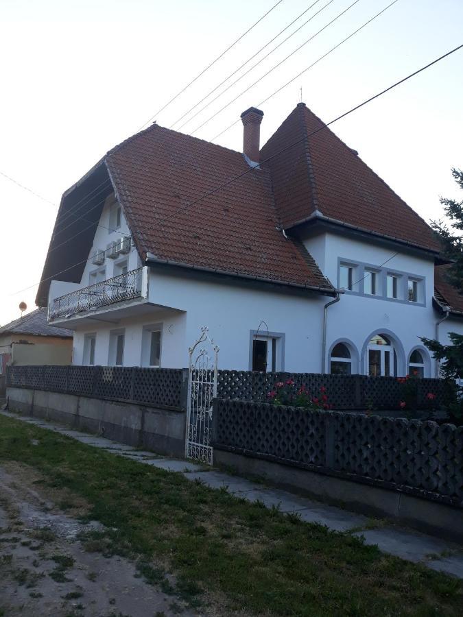 St. Kristof Vendeghaz Hotel Abádszalók Exterior foto